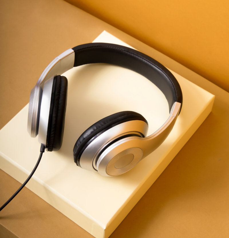 Online-Hörtest von ohrenGOLD: Einfache Möglichkeit, Ihre Hörqualität bequem von zu Hause aus zu überprüfen.